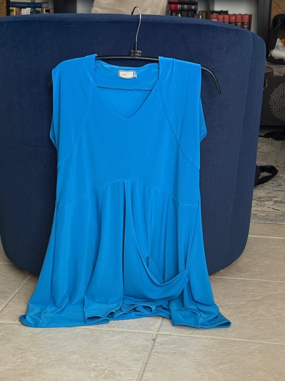 Sympli Top size 8 - beautiful lines - draped below bust - pocket on left size